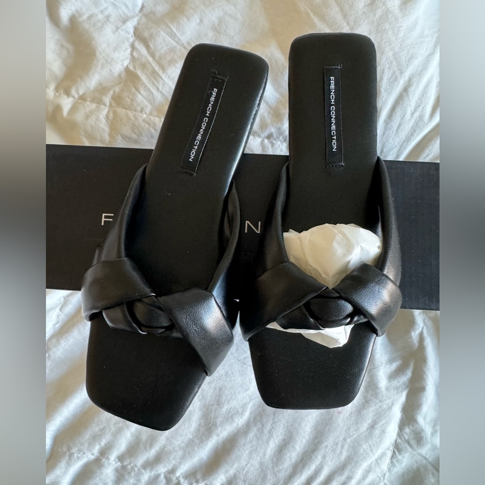 FRENCH CONNECTION
Women's Driver Flat Sandals